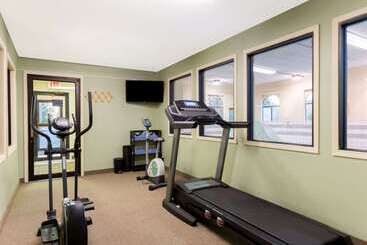 هتل Days Inn By Wyndham Mount Vernon