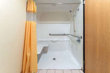 هتل Days Inn By Wyndham Mount Vernon