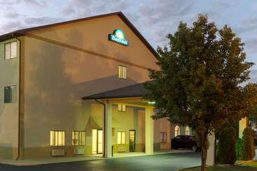 هتل Days Inn By Wyndham Mount Vernon