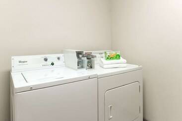 هتل Days Inn By Wyndham Mount Vernon
