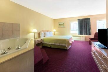 هتل Days Inn By Wyndham Mount Vernon