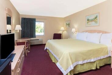 هتل Days Inn By Wyndham Mount Vernon