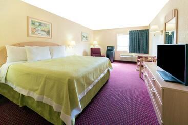 هتل Days Inn By Wyndham Mount Vernon