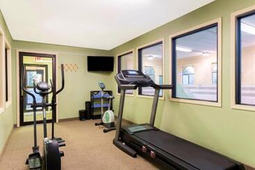 هتل Days Inn By Wyndham Mount Vernon