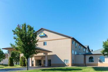 هتل Days Inn By Wyndham Mount Vernon