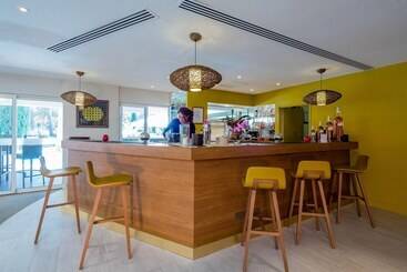 هتل Garrigae Domaine De L Esterel   Piscine & Spa Cinq Mondes