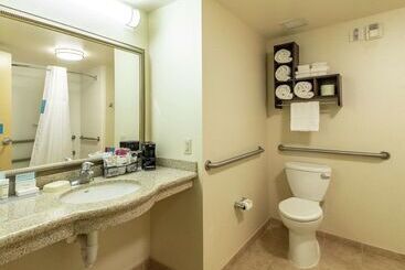 هتل Hampton Inn Presque Isle Maine