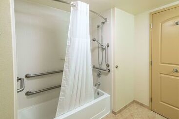 هتل Hampton Inn Presque Isle Maine
