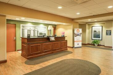 هتل Hampton Inn Presque Isle Maine