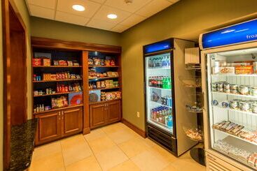هتل Hampton Inn Presque Isle Maine