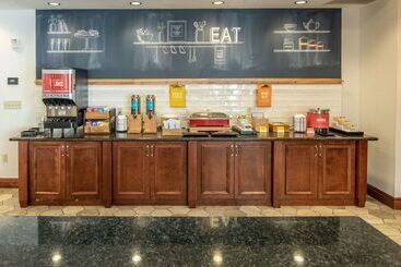 هتل Hampton Inn Presque Isle Maine