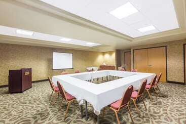 هتل Hawthorn Suites By Wyndham Oakland/alameda