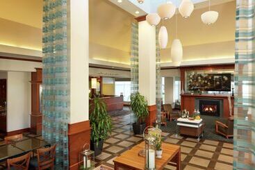 هتل Hilton Garden Inn Milford