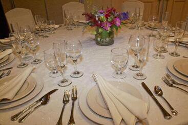 هتل Hilton Garden Inn Milford