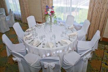 هتل Hilton Garden Inn Milford