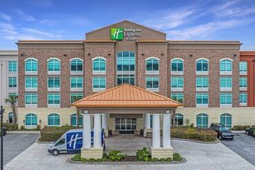 هتل Holiday Inn Express & Suites Charleston Arpt Conv Ctr Area, An Ihg
