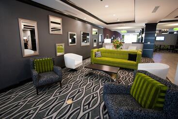 هتل Holiday Inn Express & Suites Charleston Arpt Conv Ctr Area, An Ihg