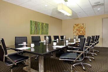 هتل Holiday Inn Metairie New Orleans, An Ihg