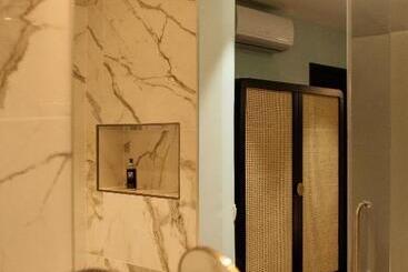 هتل La Pietra Restaurant & Spa