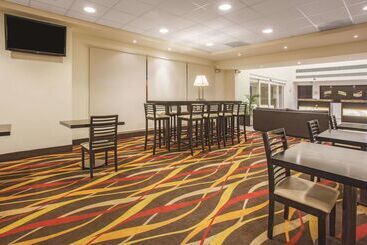 هتل La Quinta By Wyndham San Luis Potosi