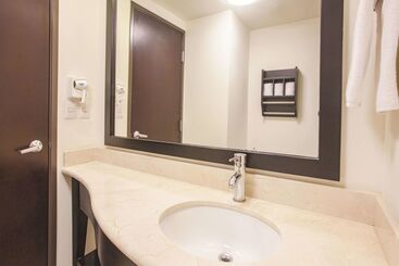 هتل La Quinta By Wyndham San Luis Potosi