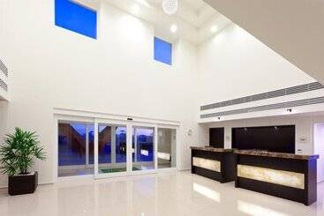 هتل La Quinta By Wyndham San Luis Potosi
