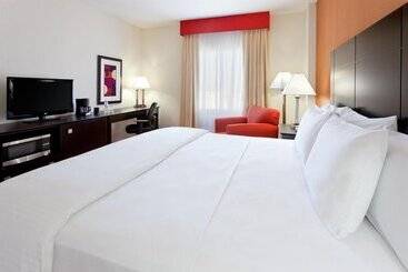 هتل La Quinta By Wyndham San Luis Potosi