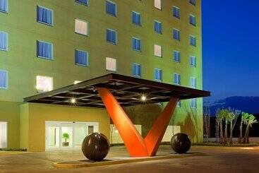 هتل La Quinta By Wyndham San Luis Potosi