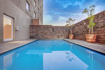 هتل La Quinta By Wyndham San Luis Potosi
