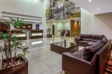 هتل La Quinta By Wyndham San Luis Potosi