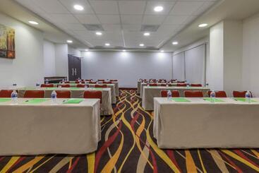 هتل La Quinta By Wyndham San Luis Potosi