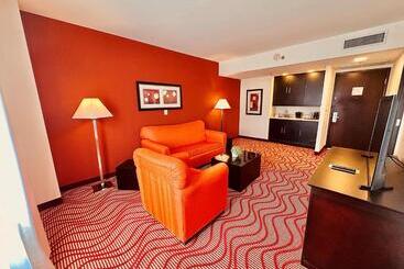 هتل La Quinta By Wyndham San Luis Potosi