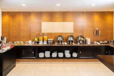 هتل La Quinta By Wyndham San Luis Potosi