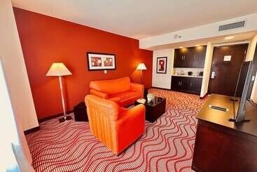 هتل La Quinta By Wyndham San Luis Potosi