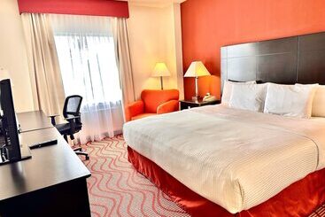 هتل La Quinta By Wyndham San Luis Potosi