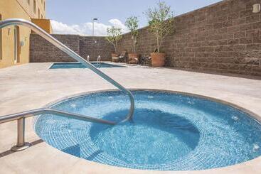 هتل La Quinta By Wyndham San Luis Potosi