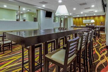 هتل La Quinta By Wyndham San Luis Potosi