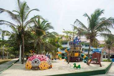 هتل Las Americas Casa De Playa