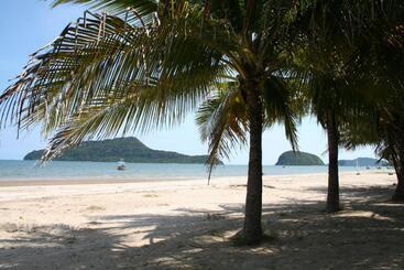 هتل Long Beach Inn