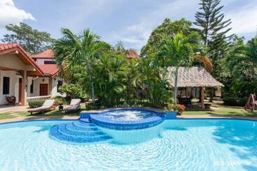 هتل Long Beach Inn