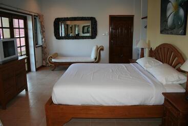 هتل Long Beach Inn