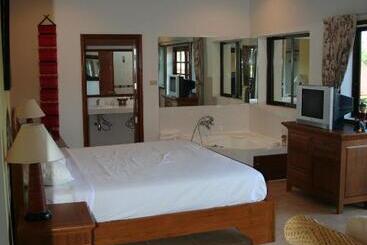 هتل Long Beach Inn