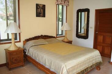 هتل Long Beach Inn