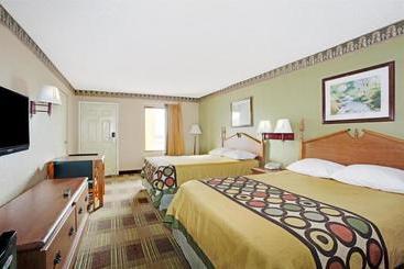 فندق Red Carpet Inn and Suites Newnan