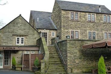 هتل The Manor House