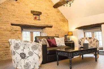 هتل The Manor House