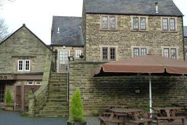 هتل The Manor House