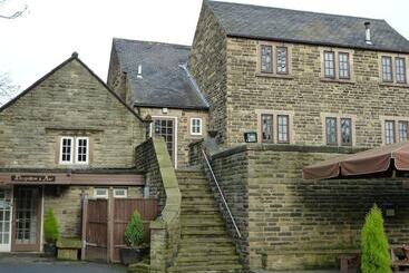 هتل The Manor House