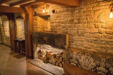 هتل The Manor House