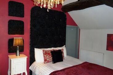 هتل The Manor House